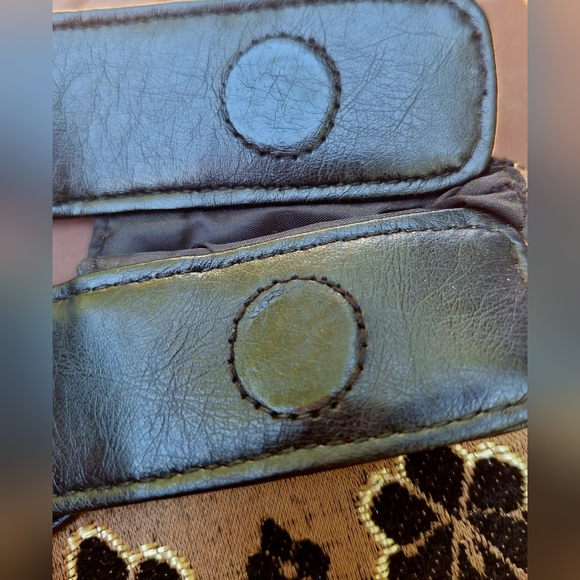 Apt. 9 Vintage Style Black and Gold Floral Clutch - Picture 3 of 7